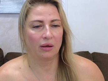 Lolomure webcam model stream image