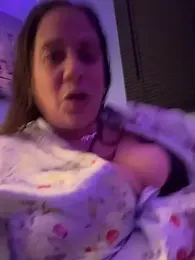 PrettyKittyMia webcam model stream image