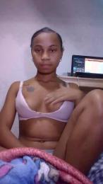 Rowane1 webcam model stream image