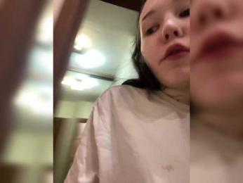 TUYA2 webcam bongacams model stream image