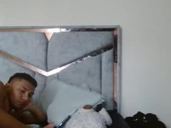 alexvsluisa webcam model stream image