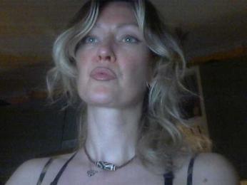 blue_Flame webcam model stream image
