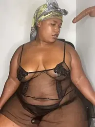 Cuddle_Bear webcam stripchat model stream image