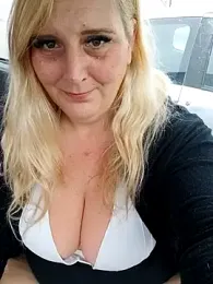 BecciDeluxe webcam model stream image