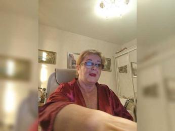 KarinkaSweet webcam model stream image