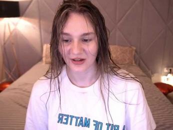 DiamondGoldie webcam model stream image