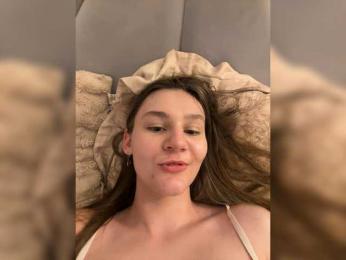 DiamondGoldie webcam bongacams model stream image