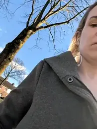 NaomiAndFriends webcam model stream image