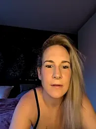 NaomiAndFriends webcam model stream image