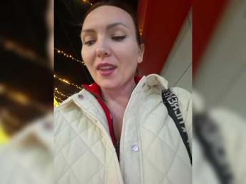 DIVORA webcam model stream image