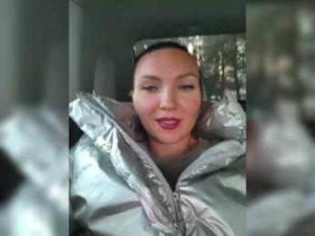 DIVORA webcam model stream image