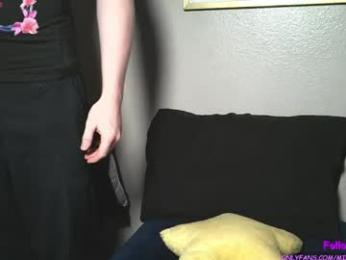 milkandhoneybby webcam model stream image