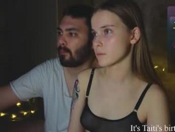 taiti_fox_cub webcam model stream image