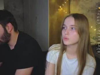 taiti_fox_cub webcam model stream image