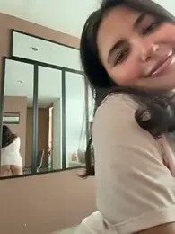 sukhakunis1 webcam model stream image