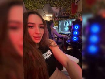 SnakeTina webcam model stream image