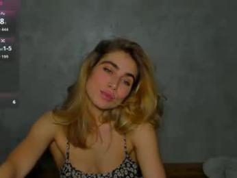 moanamo webcam model stream image