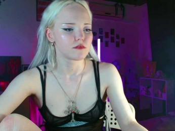 EvianLui webcam bongacams model stream image