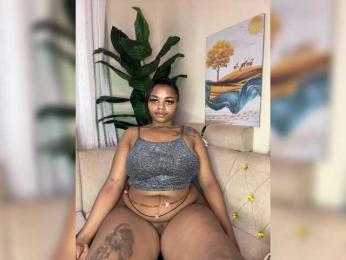 Pretty-thicky webcam model stream image
