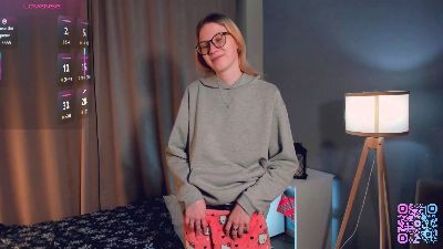 DiamondBridgham webcam model stream image