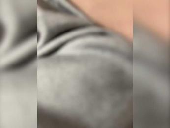 Molly-22 webcam model stream image