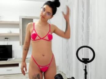 maya_and_guests webcam model stream image