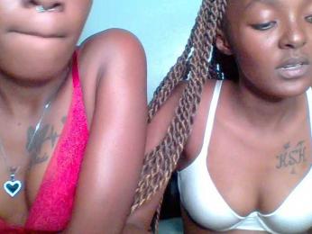 Sweet-loves webcam model stream image