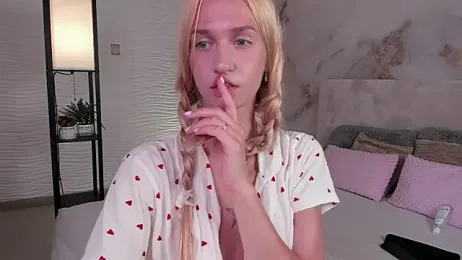 SerenaCrystall webcam stripchat model stream image