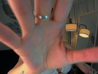 Allie Evans webcam model stream image