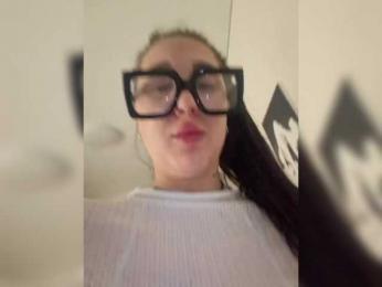 Twixxsex webcam bongacams model stream image