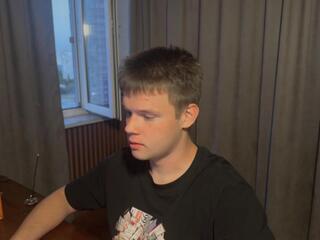 Rayan Poll webcam model stream image