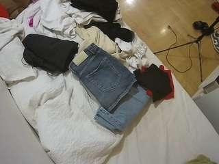 voyeurcam-julmodels-greybed-2 webcam model stream image