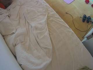 voyeurcam-julmodels-greybed-2 webcam model stream image