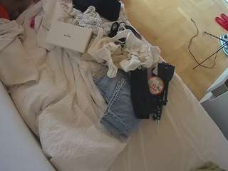 voyeurcam-julmodels-greybed-2 webcam model stream image