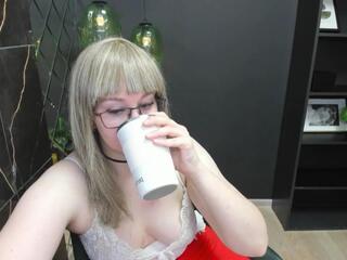 Alana Dreamy webcam model stream image