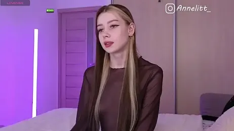 Annelitt webcam stripchat model stream image