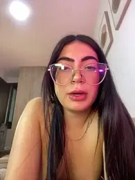 Mia_222 webcam model stream image