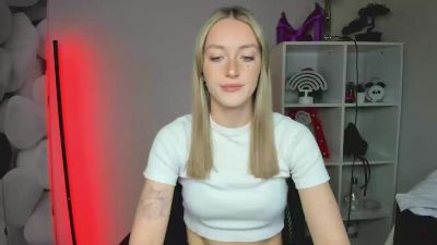 EvelynBlond webcam model stream image