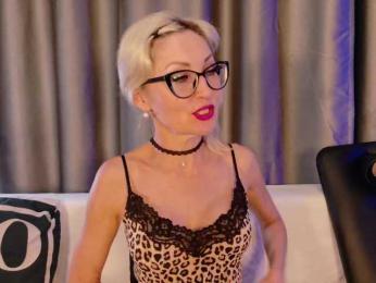 Milforja webcam bongacams model stream image