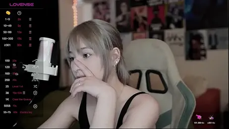 Traharaa webcam model stream image