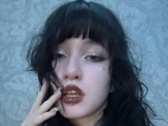 LouisePerrish webcam model stream image