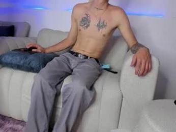 tinymoon_ webcam model stream image