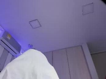 akazaboy webcam model stream image