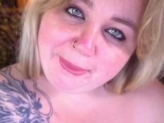 zarareign webcam model stream image