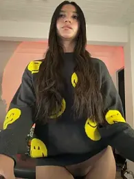 aly_golden_ webcam model stream image