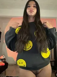 aly_golden_ webcam model stream image