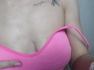 Eva Clarkk webcam model stream image