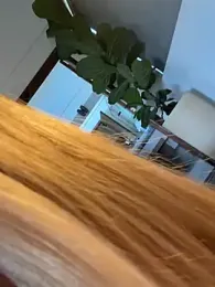 curchez_ webcam model stream image