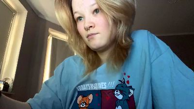 KileyShones webcam model stream image