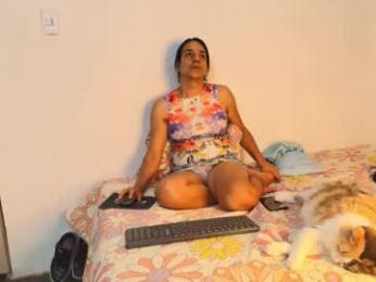 oh_tique webcam model stream image